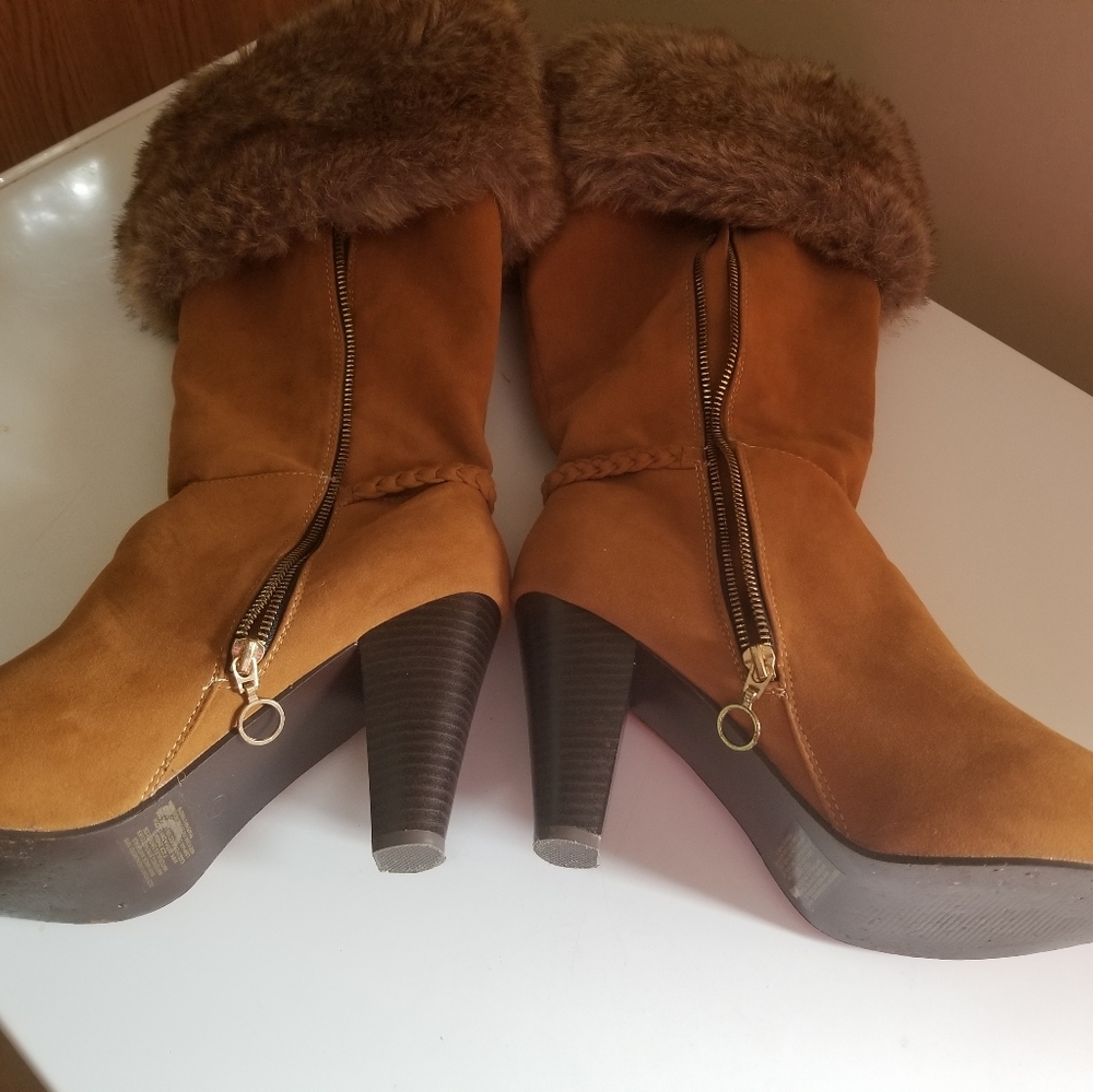 Boots - Picture 2 of 5